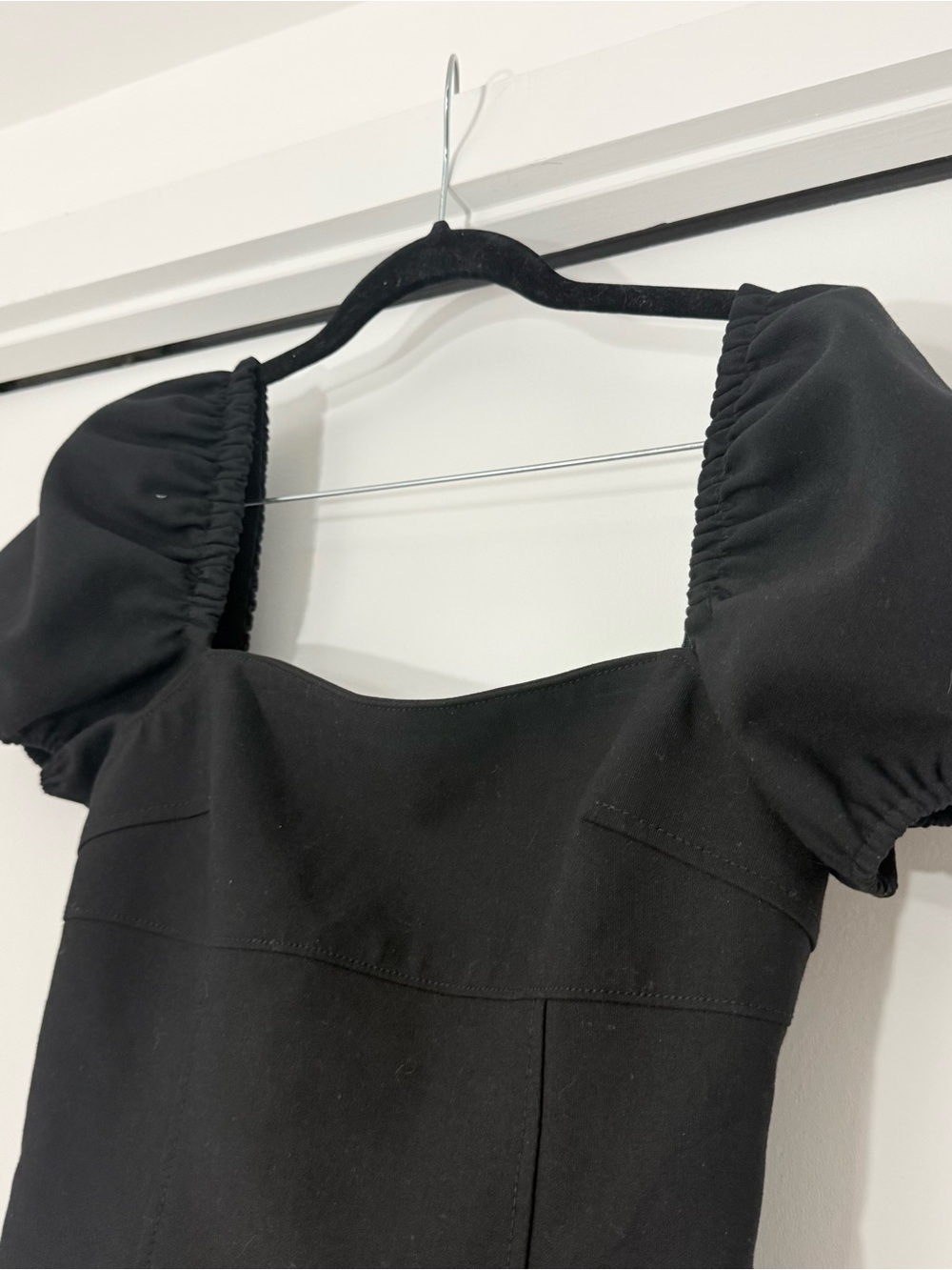 Cinq a Sept Black Havana Mini Dress Puff Sleeve Sz 0 Minimalist Classic Luxury - Picture 4 of 8